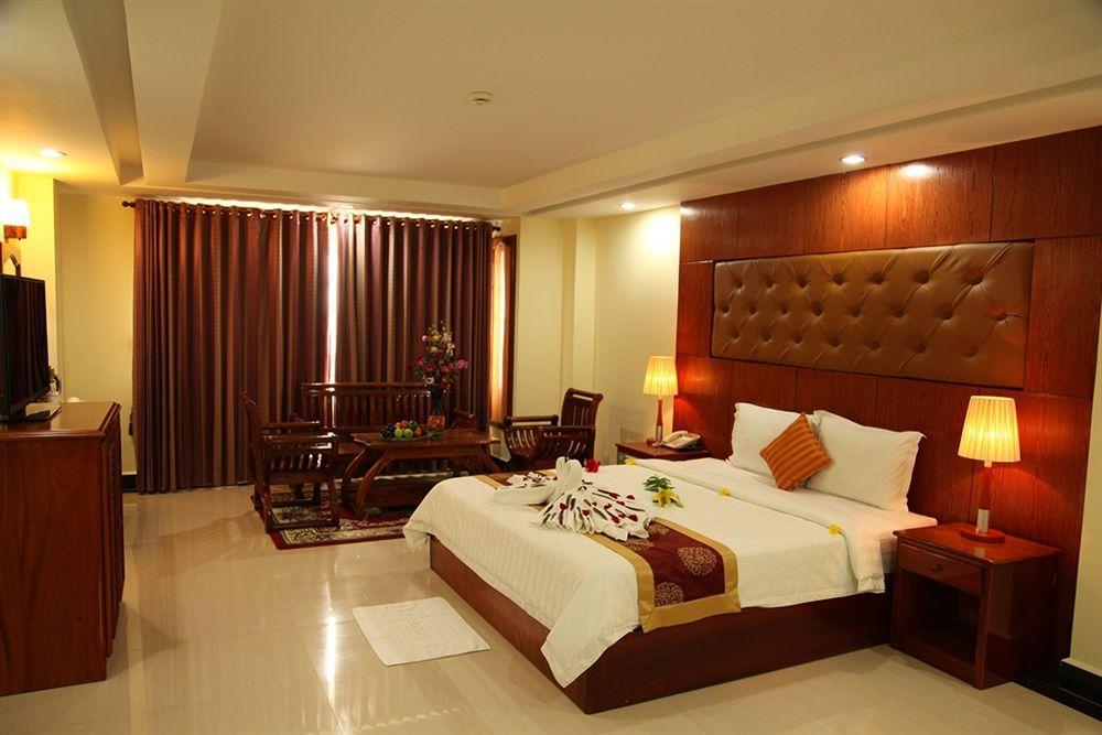 Huang Ting Hotel Phnom Penh Exterior foto