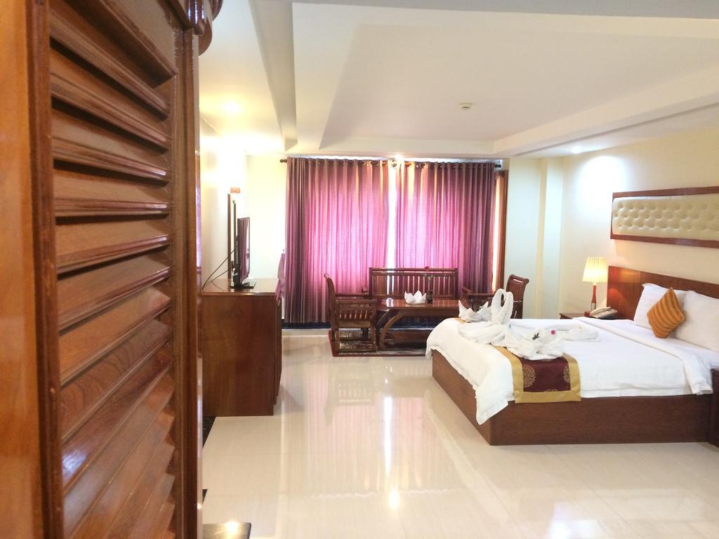 Huang Ting Hotel Phnom Penh Exterior foto
